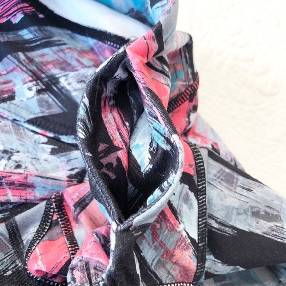 Fabletics Crop Brushstroke Print Legging - Small - Picture 7 of 10